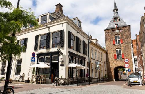 Vianen Apartment | Elegant Apartment in Historic Rijksmonument - Family Friendly