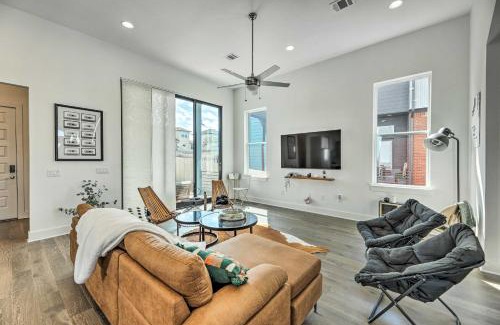 Meadows At Trinity Crossing House | Stylish Austin Home: Family-Friendly Retreat Near Downtown
