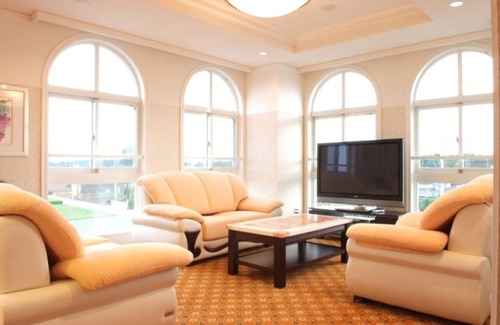 Mooka House | Elevated Retreat with Kitchen Amenities on High Floor 301