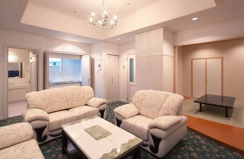 Mooka House | Eco-Friendly High Floor Retreat with Kitchen Amenities