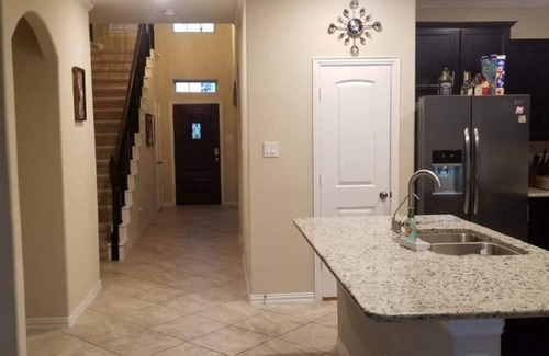Spring House | Elegant Vacation Home with Pool, Spa & Breakfast Included