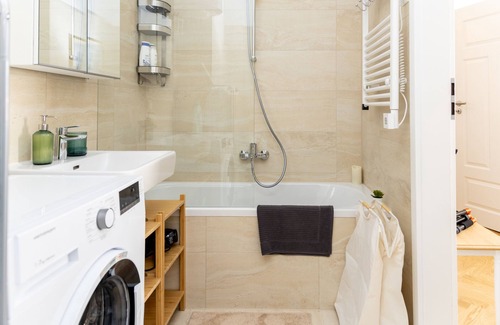 Vienna Apartment | Stylish Designer Apartment Near Schönbrunn with Great Amenities