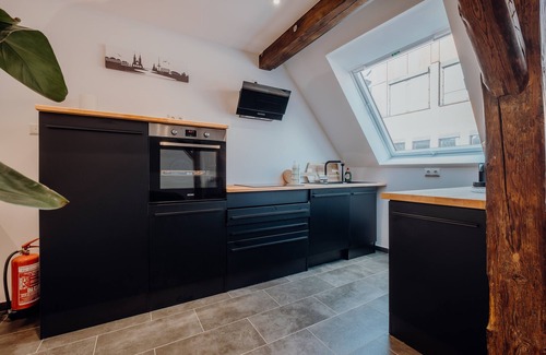 Altstadt Apartment | Stylish Vacation Apartment in Prime Bremen Location