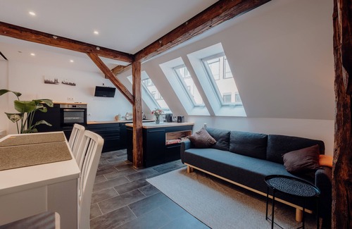 Altstadt Apartment | Stylish Vacation Apartment in Prime Bremen Location
