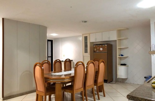 Southeast Region Apartment | Elegant Beachfront Apartment with 5 Suites in Guarapari