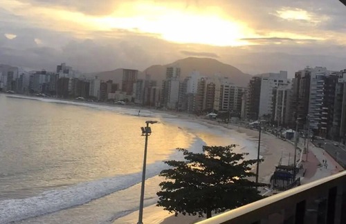 Southeast Region Apartment | Elegant Beachfront Apartment with 5 Suites in Guarapari