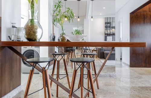 Copacabana Apartment | Oceanfront Apartment with Pool and Spa in Copacabana