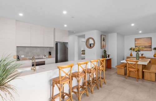 Batemans Bay Apartment | Elegant Apartment with Pool in Batemans Bay