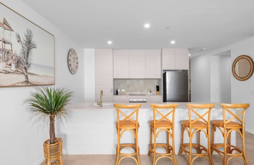 Batemans Bay Apartment | Elegant Apartment with Pool in Batemans Bay