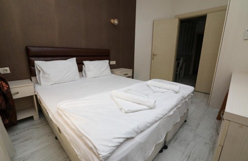 Avcilar Apartment | Oceanfront Apartment with Scenic Views for Your Stay