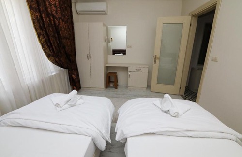 Avcilar Apartment | Oceanfront Apartment with Scenic Views for Your Stay