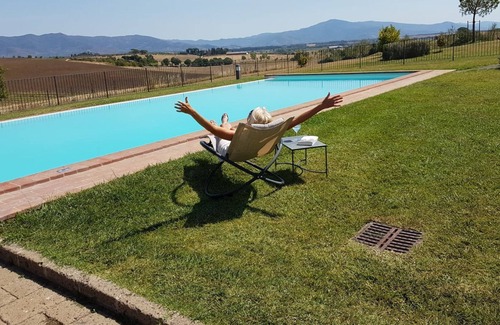 Marciano della Chiana Apartment | Luxurious Apartment In Renovated Authentic Borgo With Swimming Pool