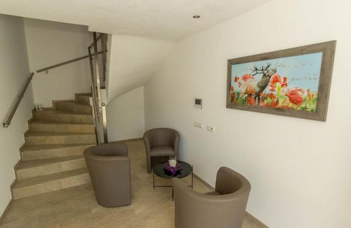 Fuegenberg Apartment | Elegant Apartment in F genberg with Sauna and Hot Tub