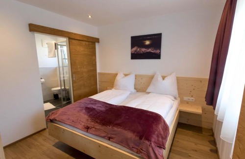 Fuegenberg Apartment | Elegant Apartment in F genberg with Sauna & Hot Tub