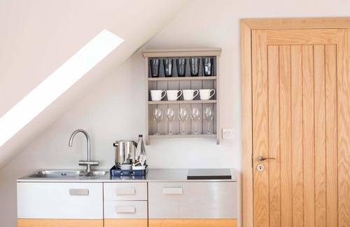 Long Itchington Apartment | Guest Rated 10/10: Family-Friendly Apartment in Southam