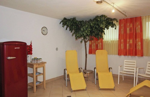 Stumm Apartment | Elegant Kaltenbach Apartment with Sauna & Family Amenities