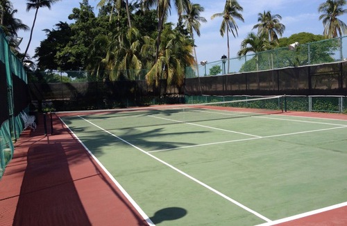 Granjas del Marques Apartment | Elegant Oceanfront Apartment with Golf Course Views in Acapulco