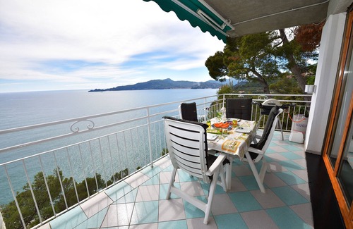 Chiavari Apartment | Impressive Oceanfront Apartment with Breathtaking Views