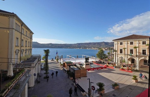 Salo Apartment | Elegant Lake View Apartment with Spa and Breakfast Included