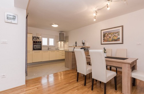 Island Dugi Otok Apartment | Sea View Apartment with 3 Bedrooms & Breakfast Included