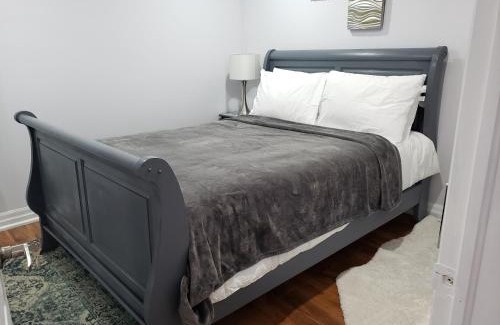 Brampton Apartment | Modern 2BR Apartment: Pet & Child Friendly with Free Parking