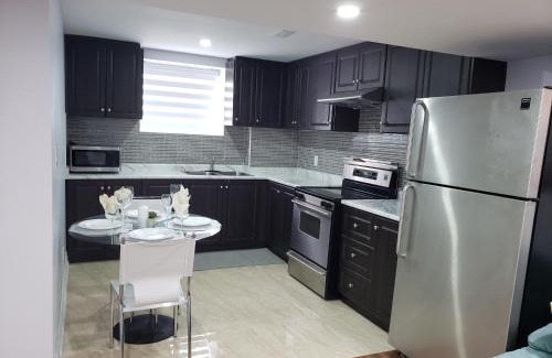 Brampton Apartment | Modern 2BR Apartment: Pet & Child Friendly with Free Parking