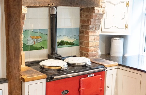 Bakewell Cottage | Enchanting Barn Conversion with Kitchen in Peak District