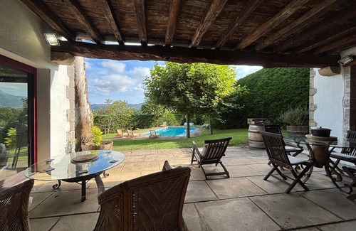 Behobie Villa | Luxurious Basque villa with Rhune views and large garden