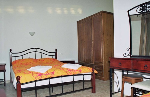 Lefokastron Apartment | Exclusive Beach Bungalows with Ocean View - Perfect for Groups