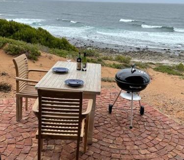 Still Bay Apartment | Beachfront Apartment with Ocean View - Guest Rated 9.1