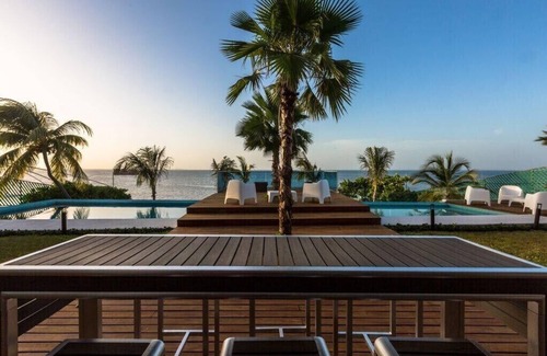 Zona Hotelera Villa | Beachfront Oasis in Cancun with Private Pool and Family Fun