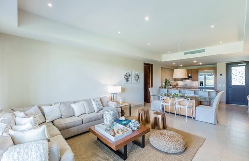 Herreras Condo | Elegant Beachy Villa at St. Regis Bahia Beach, Rated 9.6/10