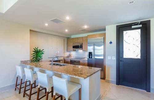 Herreras Condo | Elegant Beachy Villa at St. Regis Bahia Beach, Rated 9.6/10