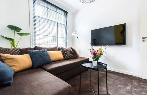 De Weteringschans Bed & Breakfast | Elegant Boutique Suite in the Heart of City Center