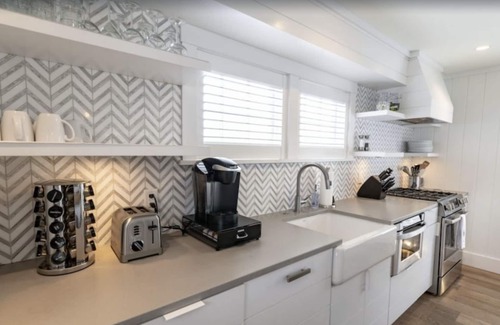 Nantucket Town Cottage | Captivating Harbor Views with Pool and Spa Amenities