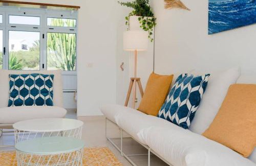 Charco del Palo Apartment | Relaxing Bungalow A2 Near the Sea with Pool Access