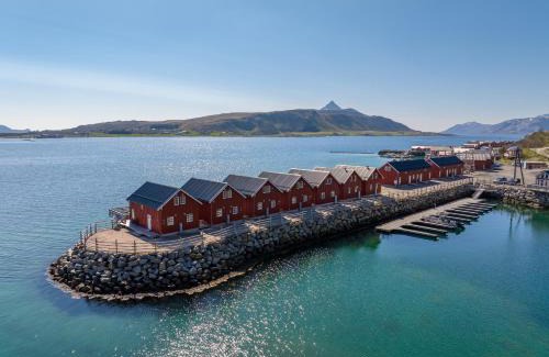 Vestvagøy House | Cozy Waterfront Cabin with Ocean Views and High Ratings