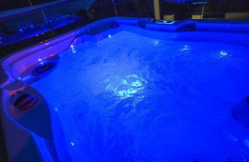 Nisava District Villa | Luxurious cabin for couples with hot tub lake view