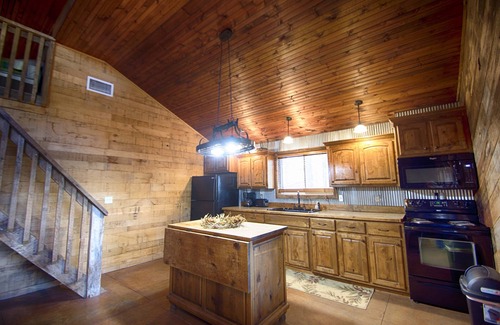 Windyville Cabin | Serene Cabin with Private River Access and Guests' Choice 9.8