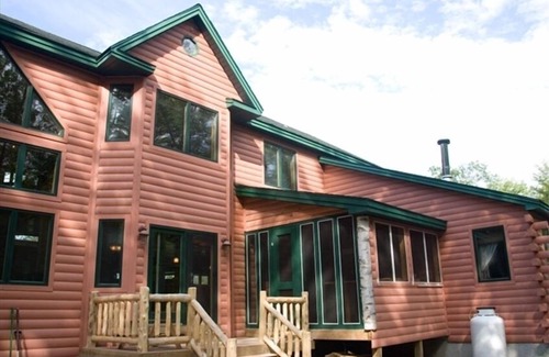 Gorham House | Serene Chalet Retreat in White Mountains with Spa & Hot Tub
