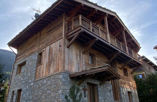 Le Praz Ski Chalet | Inviting Chalet Courchevel: 5 Bedrooms with Pool & Spa