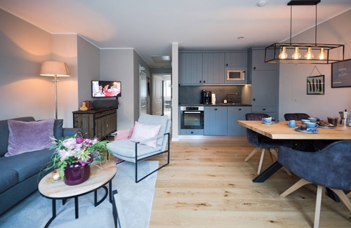 Friedeburg Apartment | Pet-Friendly Cirksena Vacation Apartment with Ocean Views