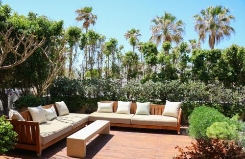 Herzliya Pituach Villa | Elegant Coastal Villa with Pool Near the Beach by Sea N' Rent