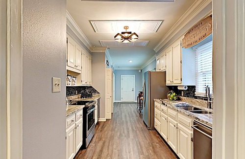 Little Rock House | Prime Hotel with Kitchen Access and 9.8/10 Guest Rating