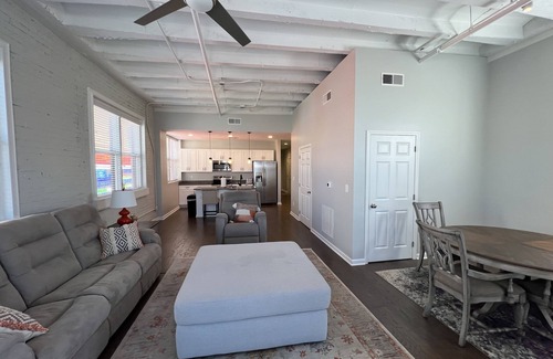 Anderson Condo | Top-Rated Downtown Anderson Condo with Breakfast & Kitchen