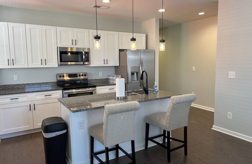 Anderson Condo | Top-Rated Downtown Anderson Condo with Breakfast & Kitchen