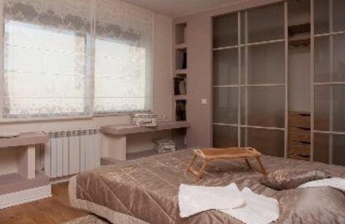 Oborishte Apartment | Stylish Condo in Downtown with Family & Pet-Friendly Options