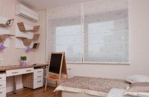 Oborishte Apartment | Stylish Condo in Downtown with Family & Pet-Friendly Options