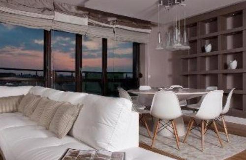 Oborishte Apartment | Stylish Condo in Downtown with Family & Pet-Friendly Options