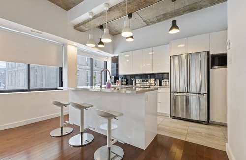 Plateau Mont Royal Condo | Premium Condo in Montreal with Free Parking & Subway Access